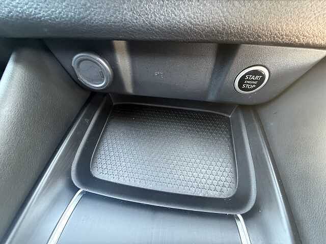 Nissan Qashqai 1.3 DiG-T MH N-Connecta 5dr