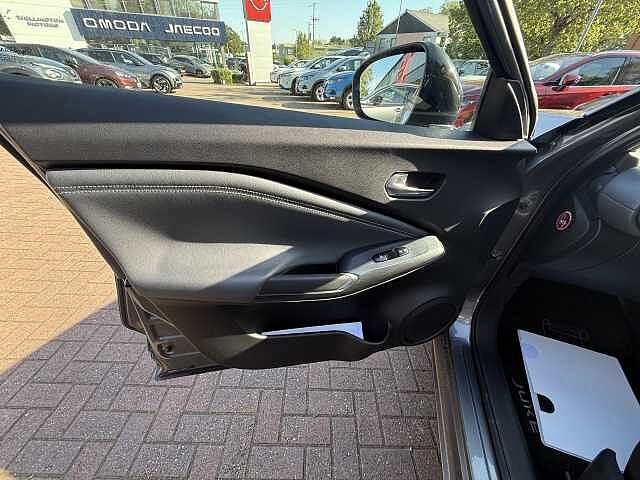 Nissan Juke 1.0 DiG-T N-Connecta 5dr