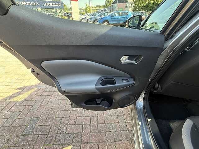 Nissan Juke 1.0 DiG-T N-Connecta 5dr