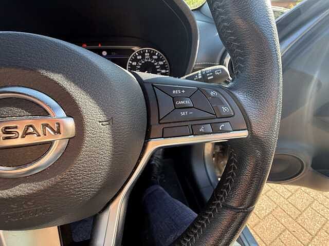 Nissan Juke 1.0 DiG-T N-Connecta 5dr