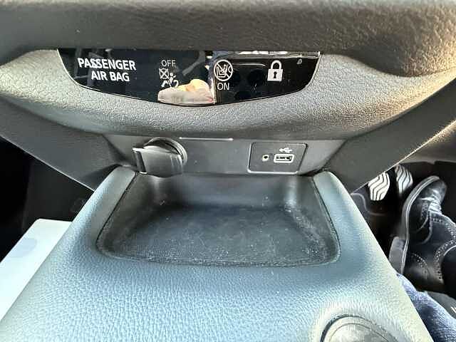 Nissan Juke 1.0 DiG-T N-Connecta 5dr