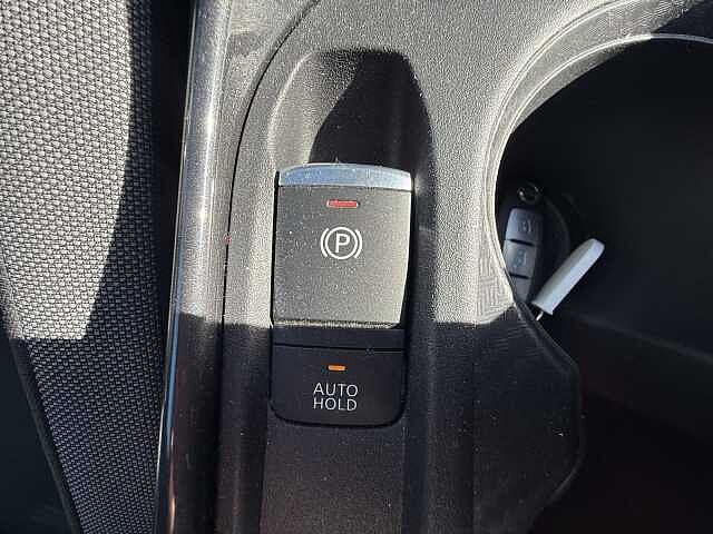 Nissan Juke 1.0 DiG-T N-Connecta 5dr